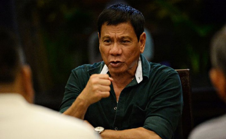 fotografija-pritisok-duterte-tocka-2016-02