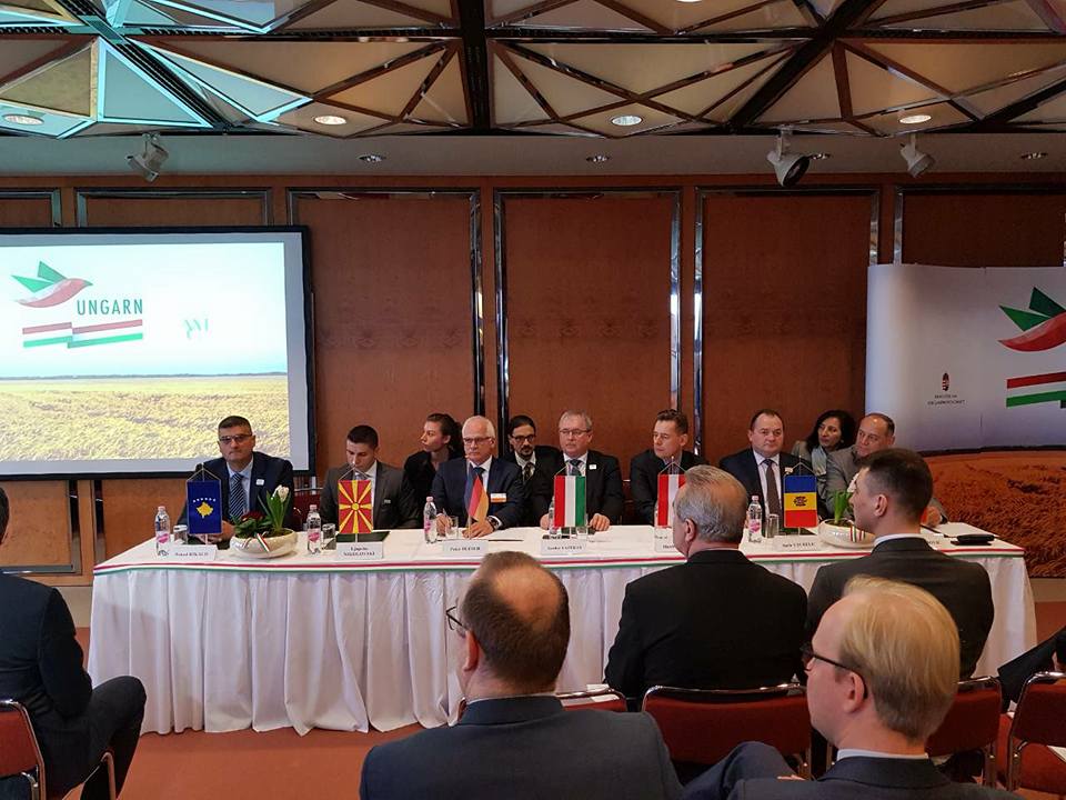 26733530_2092022924352569_3826576679156616652_n