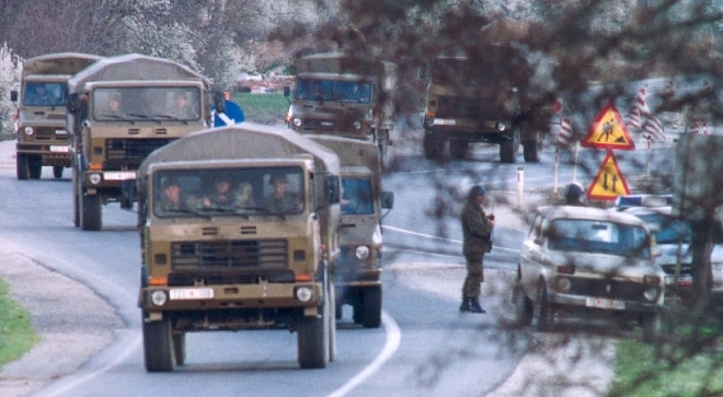 vojna 2001