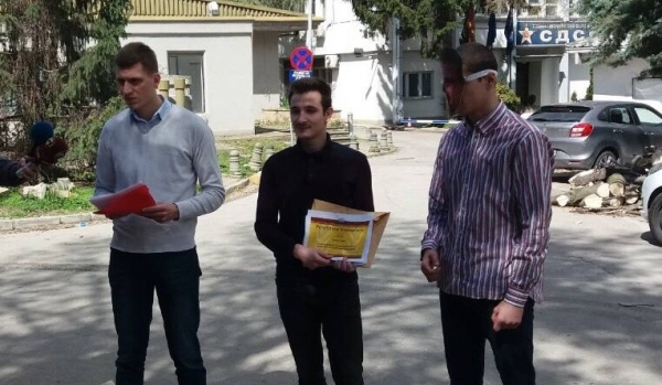 17345-parodija-na-unijata-na-mladi-sili-na-vmro-dpmne-pred-sedishteto-na-sdsm