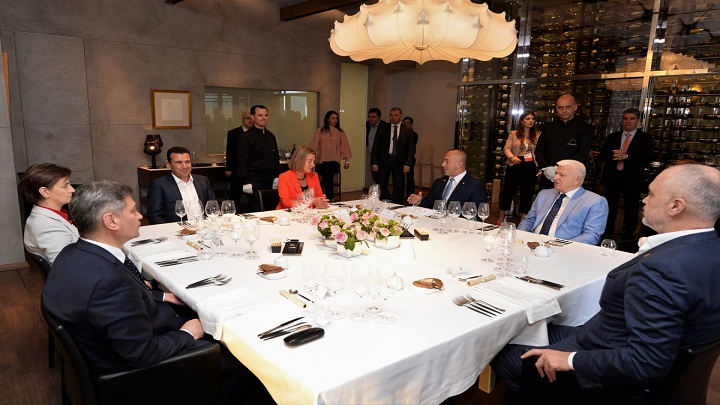 zaev_mogerini_premieri_zb6_-_1