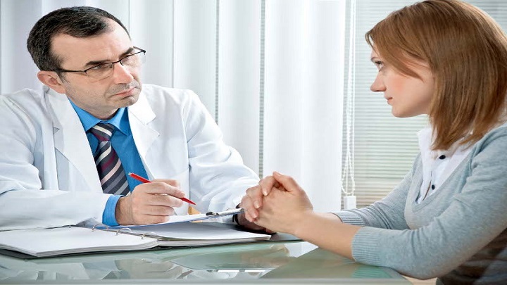 Young woman in a conversation with the psychologist