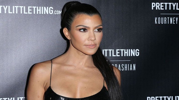 kourtney-kardashian-pretty-little-thing-1517491992
