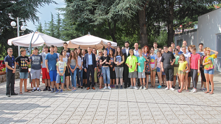 letnashkolazamajchinjazik_edmondademi_26072018_1