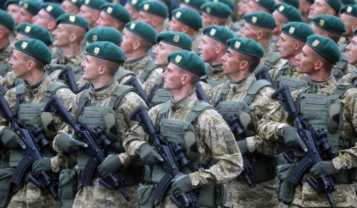 ukrainski-vojnici-696x406