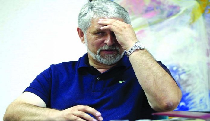 stefce-jakimovski-se-drzi-za-glava-696x464