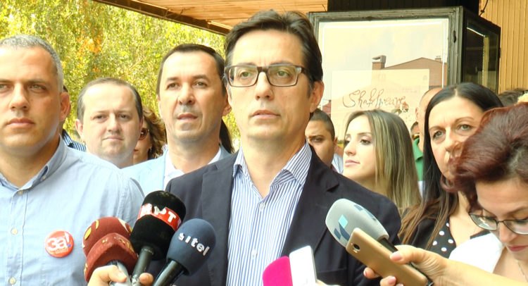 9371-SLIKA PENDAROVSKI