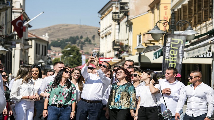 Димитров, средби со граѓани од Битола (1)