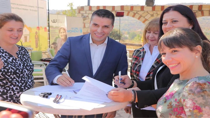 44104118_2271919686362891_8002229134279311360_n