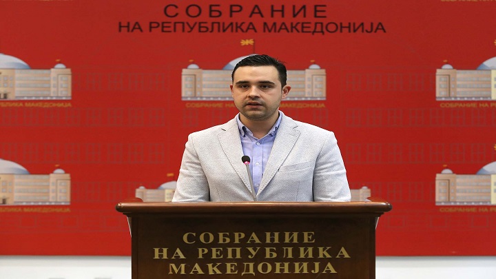 1094-kosta pres vo sobranie 01