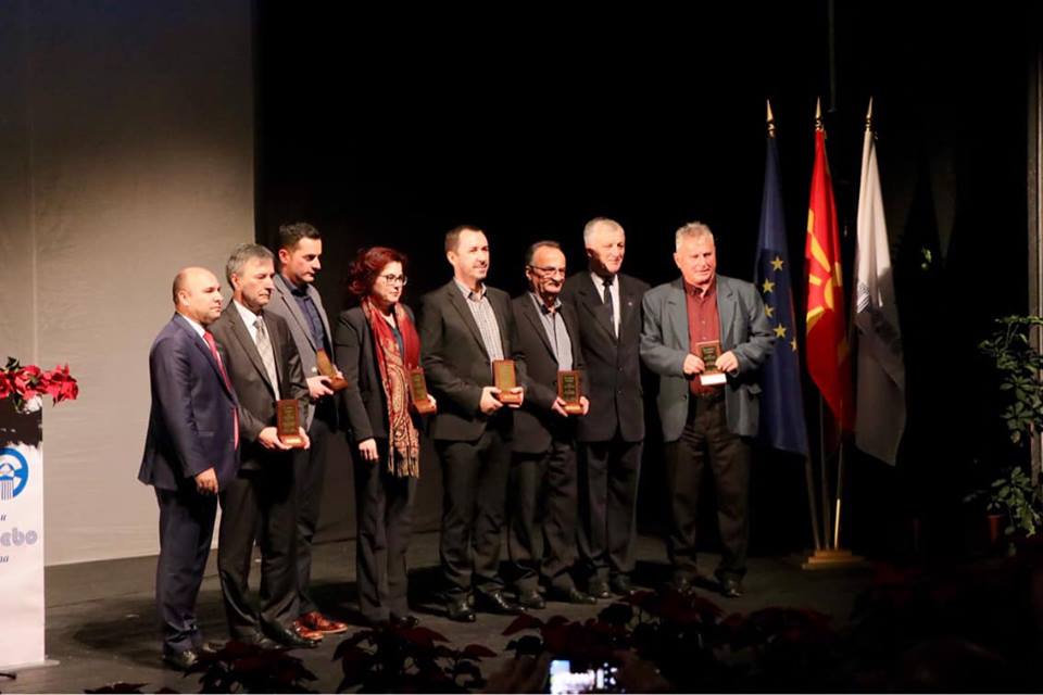 46945580_2297355467152646_963881435356200960_n