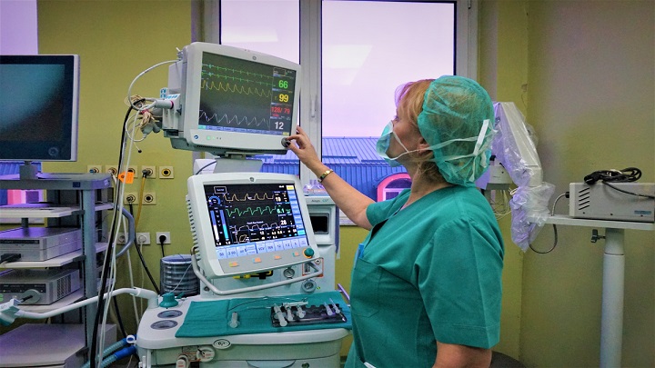 19122018_filipche_uvonosgrlo_3