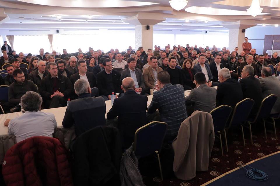 52898479_2350925135129012_8539279043336339456_n