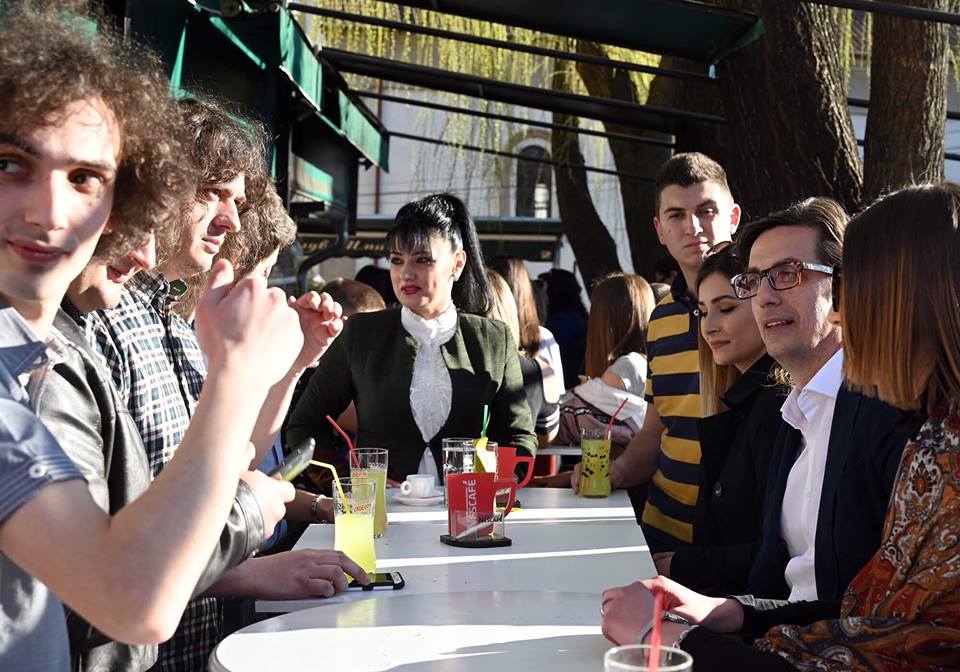 53888990_2571800849500031_377290470109216768_n