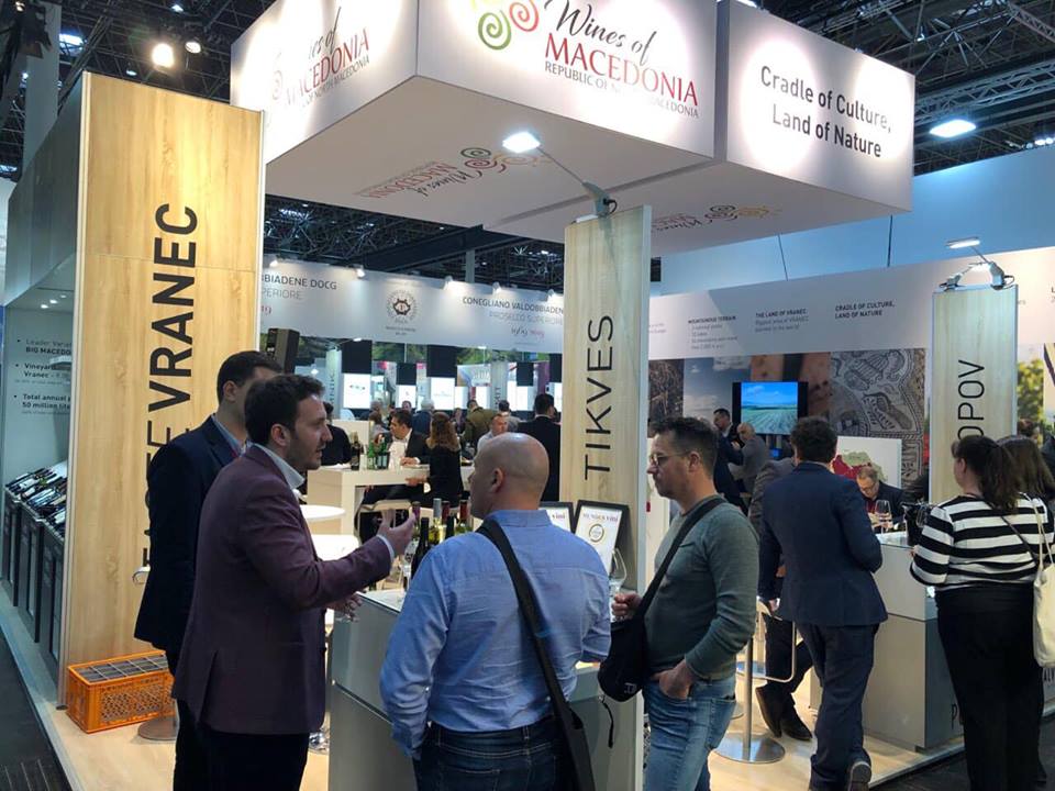 54348336_2369971223224403_532161407345491968_n