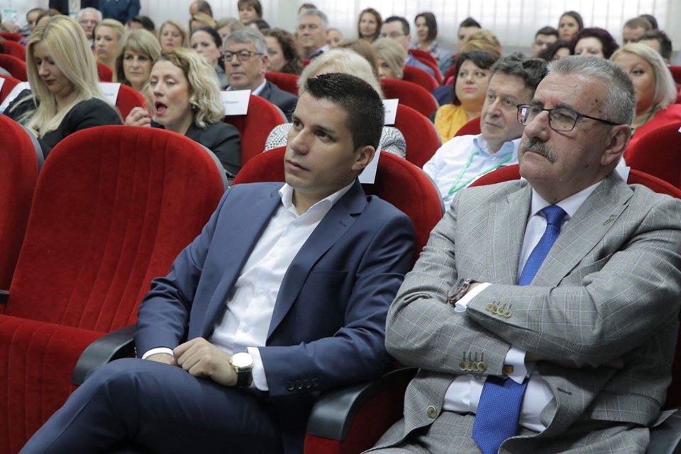 57019490_2384785311742994_5965453302035382272_n