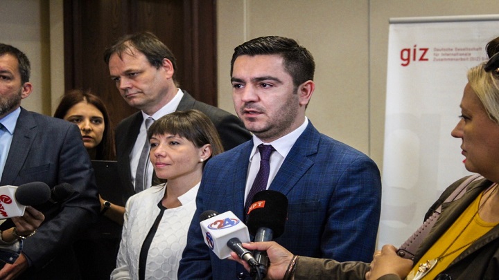 4_2019-05-15_14.02.05