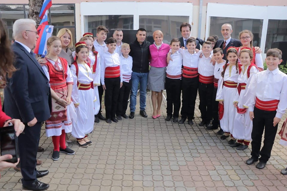 60352455_2406713162883542_838495976887943168_n