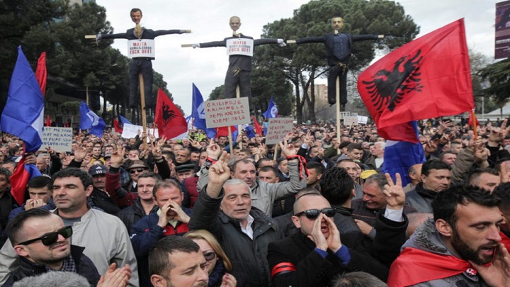 albanija-protest-960x640