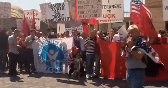 el-ceka-protest-670x352