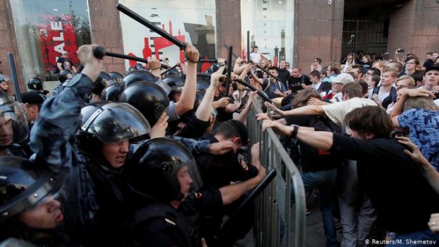 rusija-police-640x360