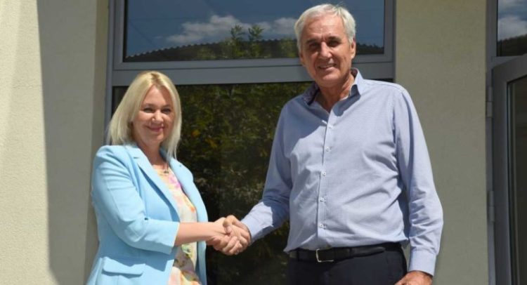 download-2-46-768x512