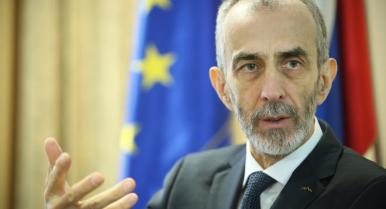 Slovenski diplomat in veleposlanik Milan Jazbec je danes najavil kandidaturo na prihajajočih predsedniških volitvah. Ljubljana, Slovenija 19.aprila 2017.
[Jazbec Milan,diplomati,veleposlaniki,politiki,volitve]