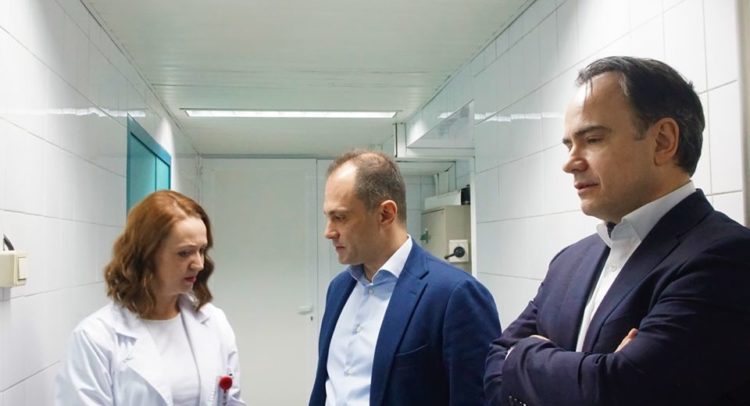 костов