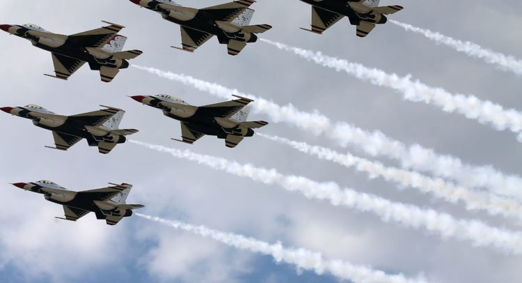 u-s-air-force-thunderbirds-rehearse-for-weekend-air-show-488930800-575a43c15f9b5892e8cd528a