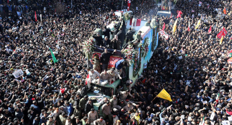 epa08109732 Iranians carrying the coffin of late Iranian Revolutionary Guards Corps (IRGC) Lieutenant general and commander of the Quds Force Qasem Soleimani and his allies in his home town Kerman, Iran, 07 January 2020. Media reported that some people have been died as stuck in the crowd during the funeral.  EPA-EFE/STR