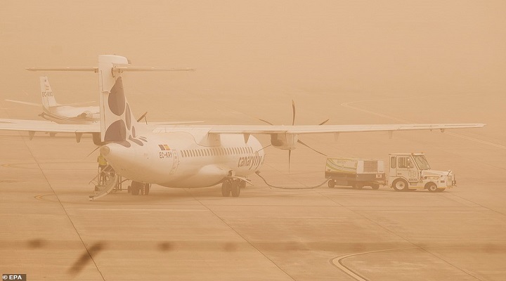 Canary-Islands-are-engulfed-by-Saharan-sandstorm-causing-travel-chaos
