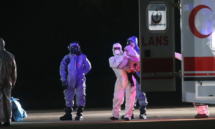 epa08186120 Forty-two evacuees from Turkey, Azerbaijan, Georgia and Albania arrive by plane from coronavirus hit Wuhan, China, at the airport in Ankara, Turkey, 01 February 2020. The coronavirus, called 2019-nCoV, originating from Wuhan, China, has spread to all the 31 provinces of China as well as more than a dozen countries in the world. The outbreak of coronavirus has so far claimed at least 259 lives and infected more than 11,000 others, according to media reports. EPA-EFE/STR