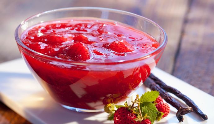 Strawberry jam with vanilla