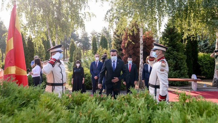 zaev1