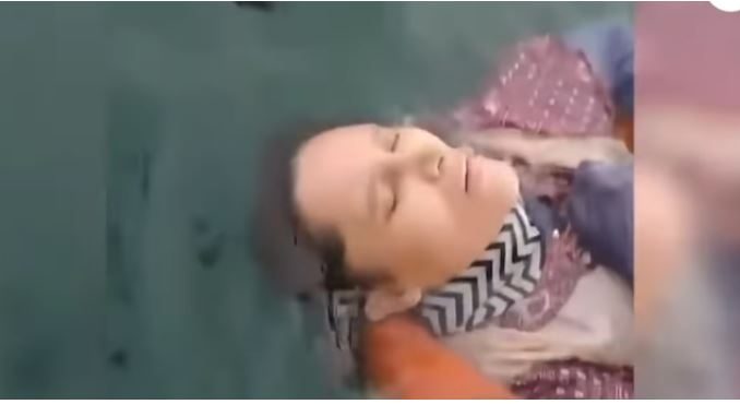 zena vo okean