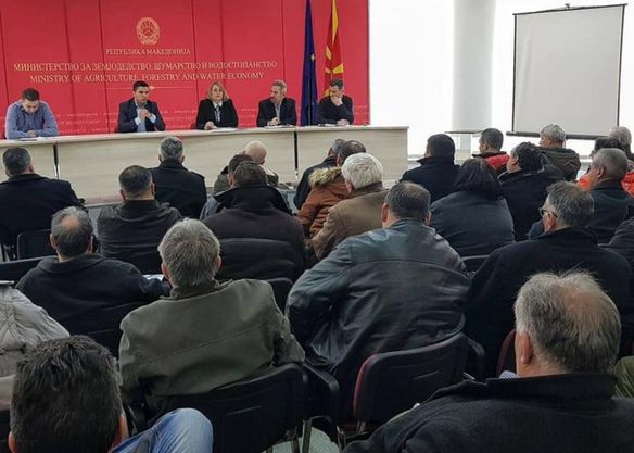 Фото архива од прв состанок со шумска полиција и покренување иницијатива за надминување на проблемите 