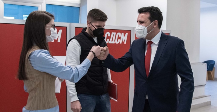 Zaev1