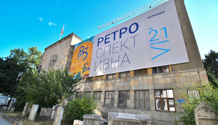 (2)