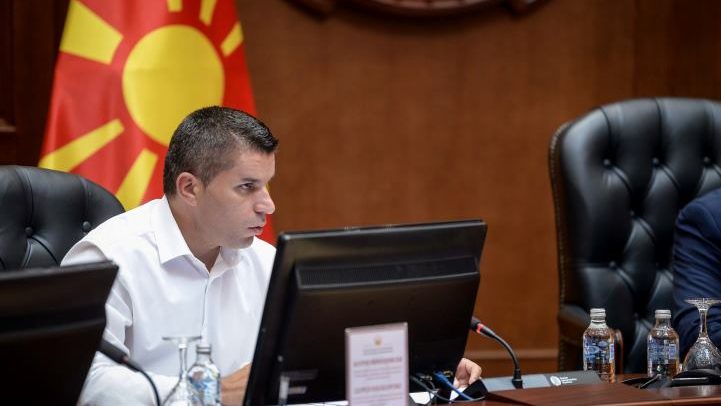 Nikolovski]
