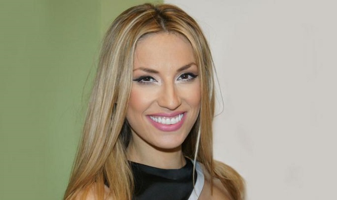 Rada-Manojlović-Biografija-Visina-Težina-Instagram-Facebook-Youtube