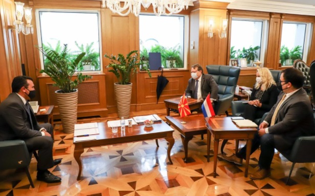 заев коп