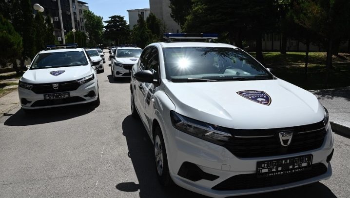 policija