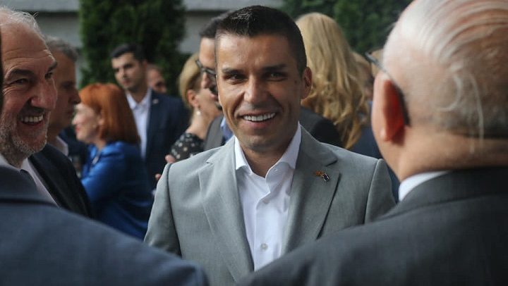 николовски