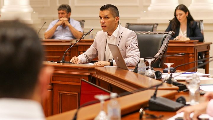 николовски