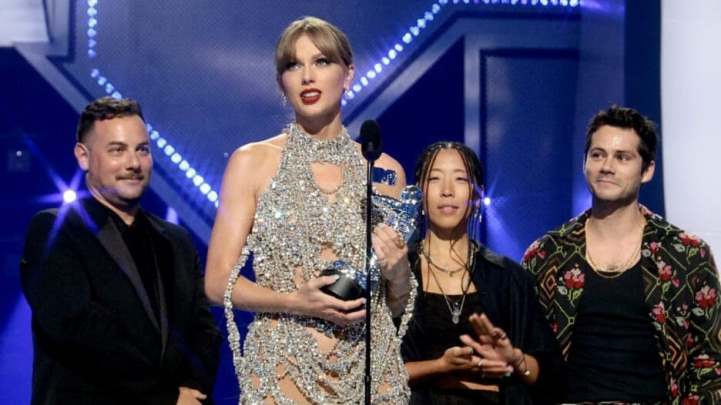 VMAs-Taylor-Swift-All-Too-Well-936x527