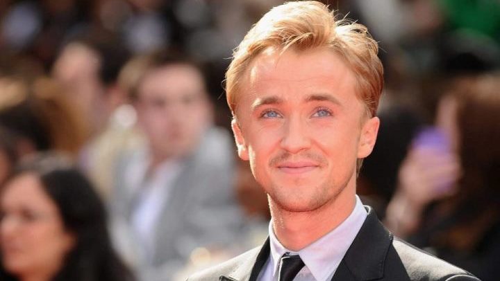 tom-felton-earned-14-million-for-playing-draco-malfoy-in-harry-potter-franchise-960x639