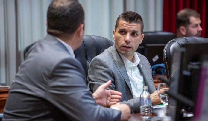 николовски