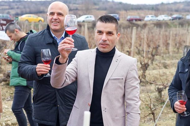 николовски