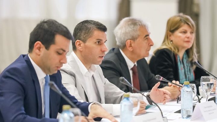 николовски