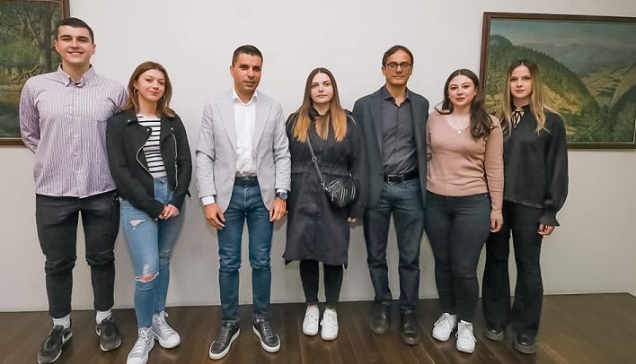 николовски